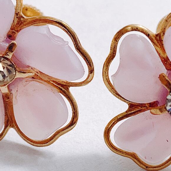 Vintage 1950s Pink Moonglow Floral Screw Back Earrings Gold Tone Feminine Pastel - Picture 10 of 11